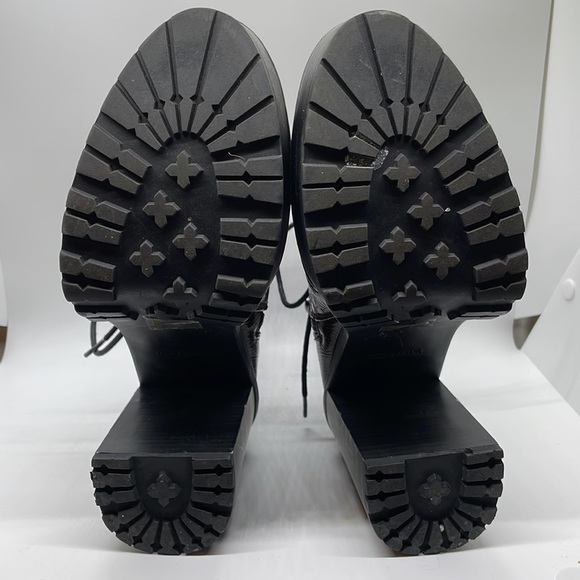 Call it Spring lace up platform boots 7.5 - Picture 6 of 8